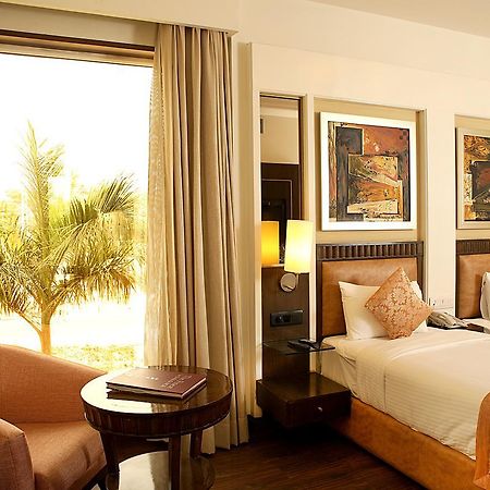 Inde Hotel Signature Tower Gurgaon Eksteriør billede