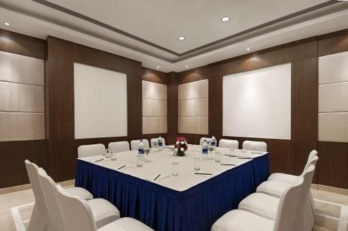 Inde Hotel Signature Tower Gurgaon Eksteriør billede