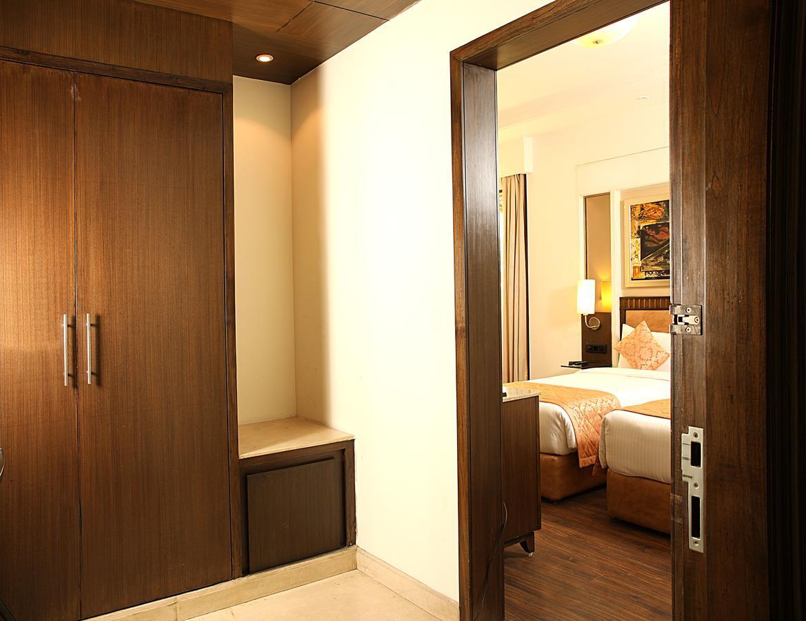 Inde Hotel Signature Tower Gurgaon Eksteriør billede